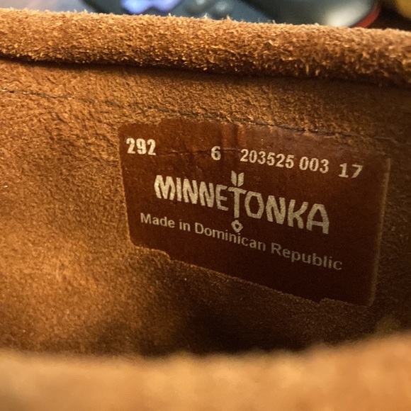 Minnetonka leather moccasin booties size 6 - Picture 6 of 9